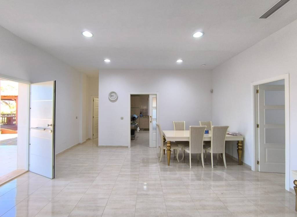 Resale - Villa - Pinoso - Rural location