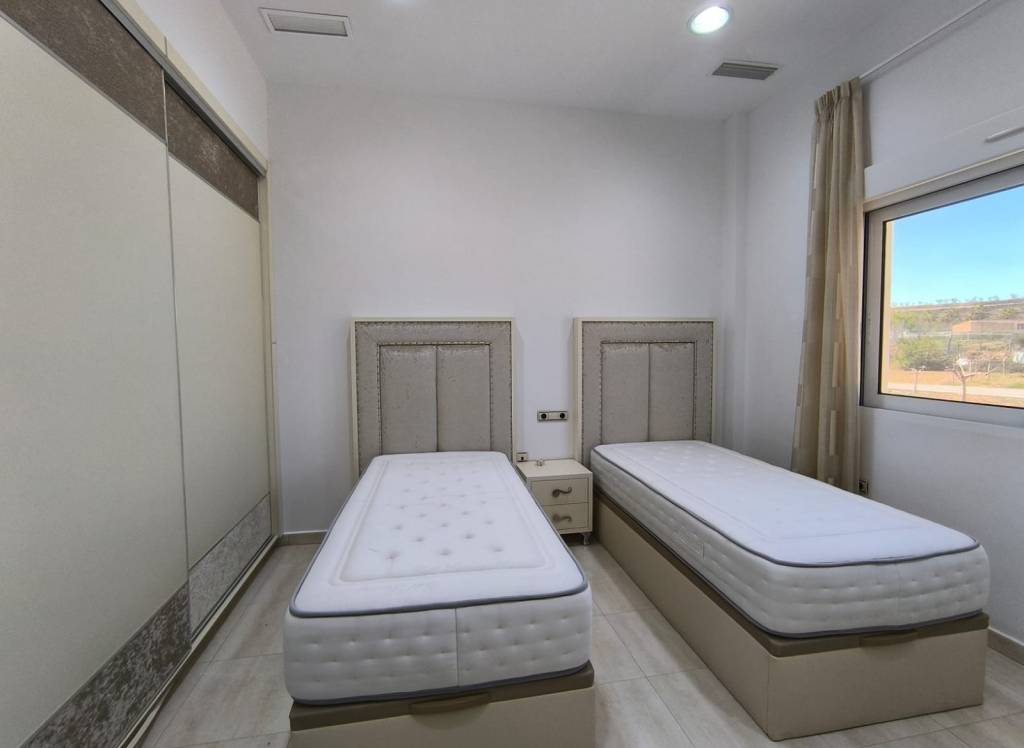 Resale - Villa - Pinoso - Rural location