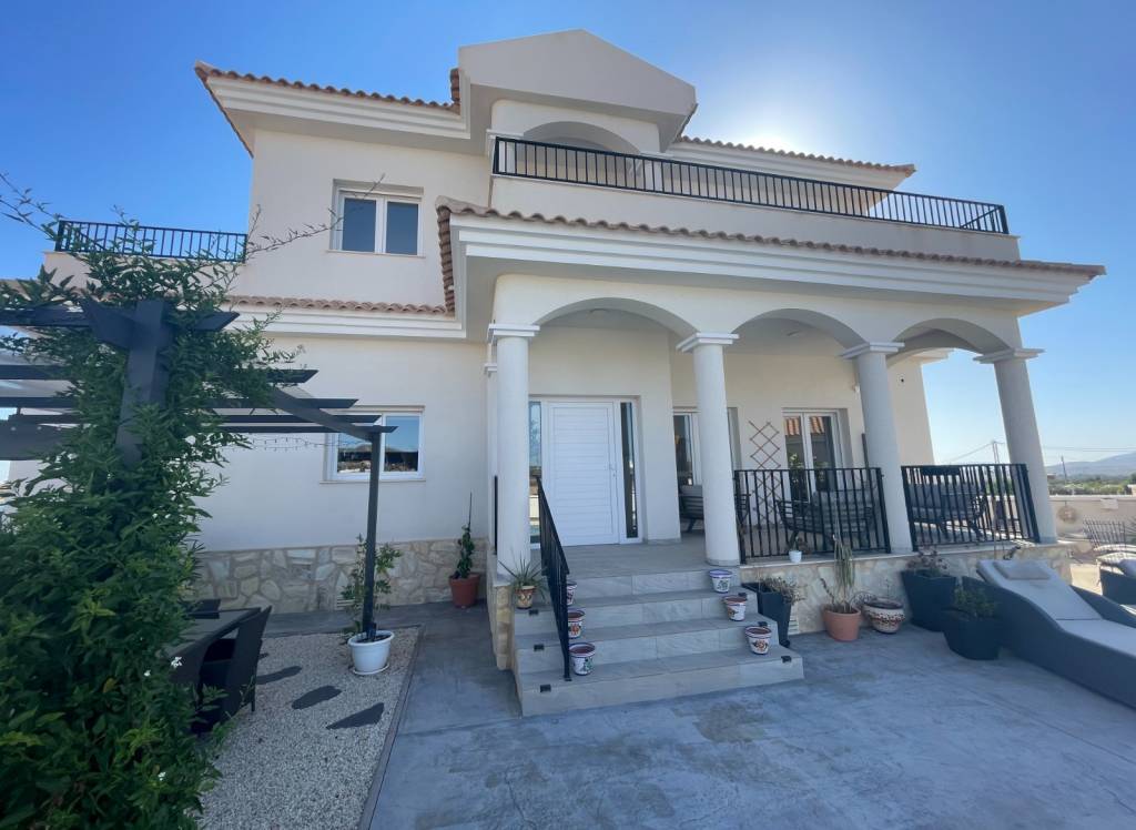 Resale - Villa - Pinoso