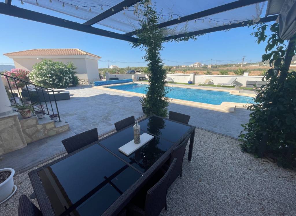 Resale - Villa - Pinoso