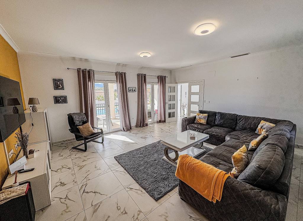 Resale - Villa - Pinoso