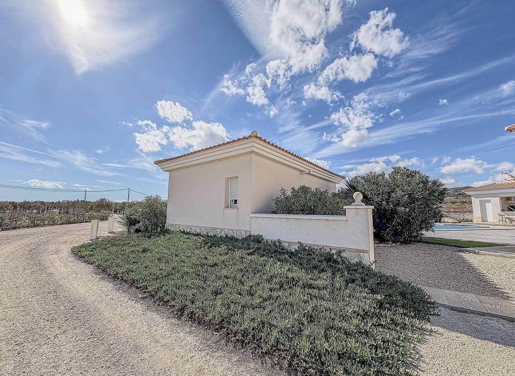 Resale - Villa - Pinoso