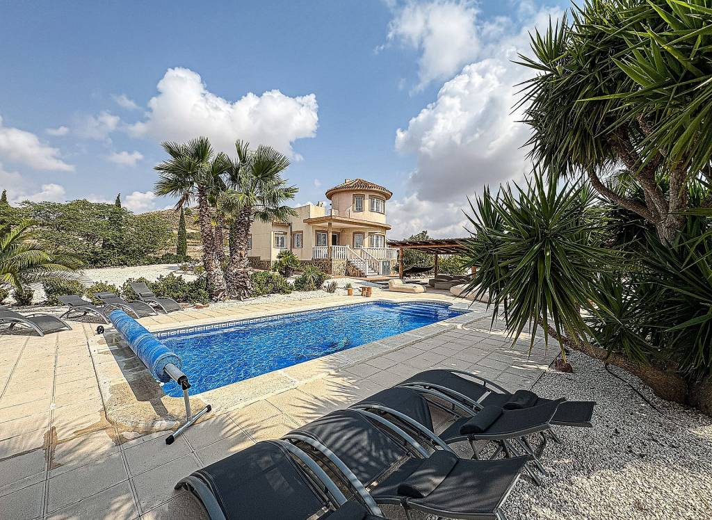 Resale - Villa - Pinoso