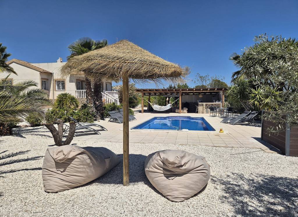 Resale - Villa - Pinoso