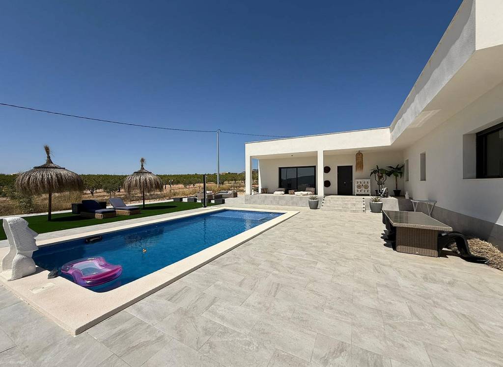 Resale - Villa - Pinoso