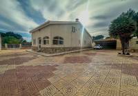 Resale - Villa - Sax