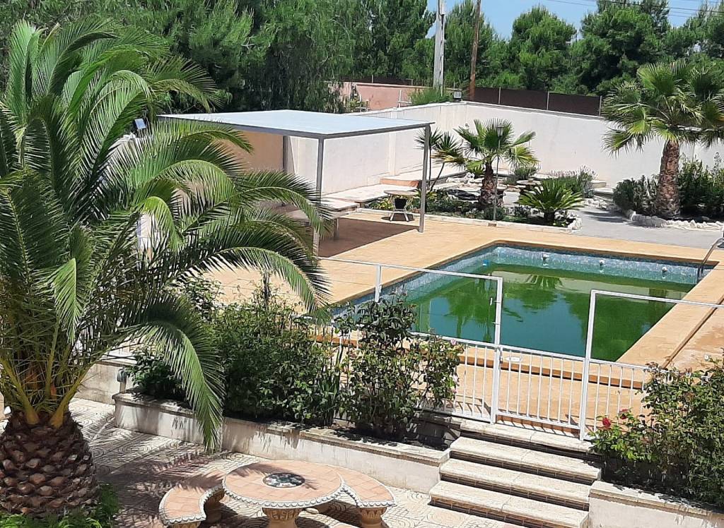 Resale - Villa - Sax