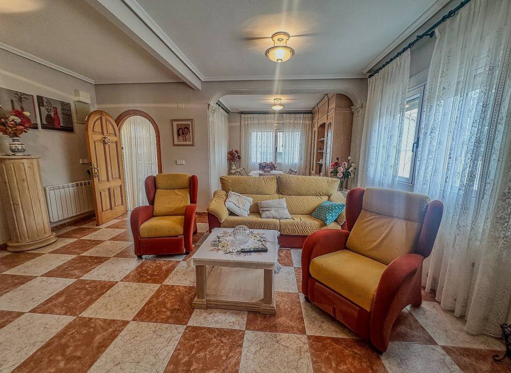 Resale - Villa - Sax