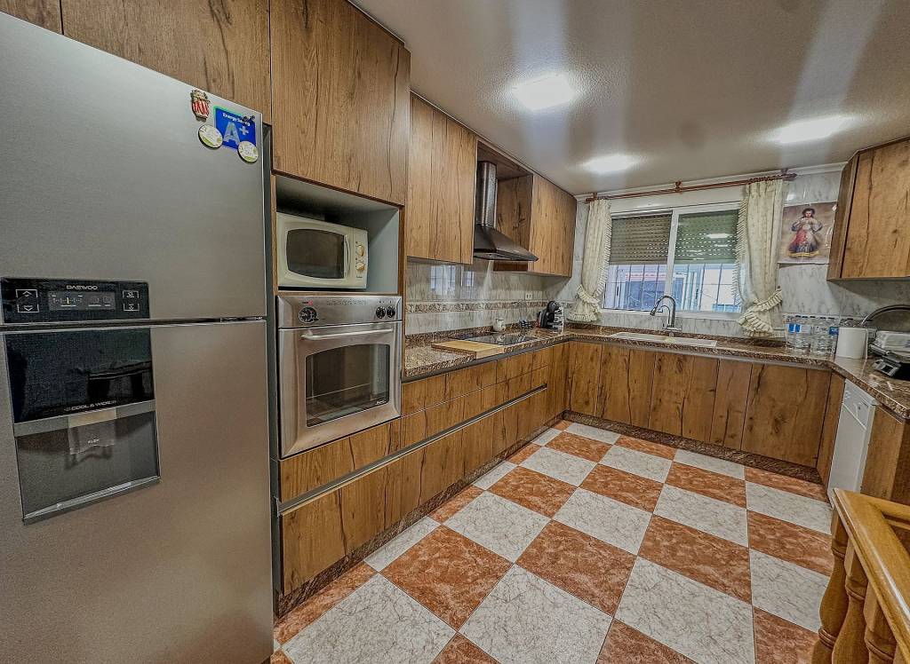 Resale - Villa - Sax