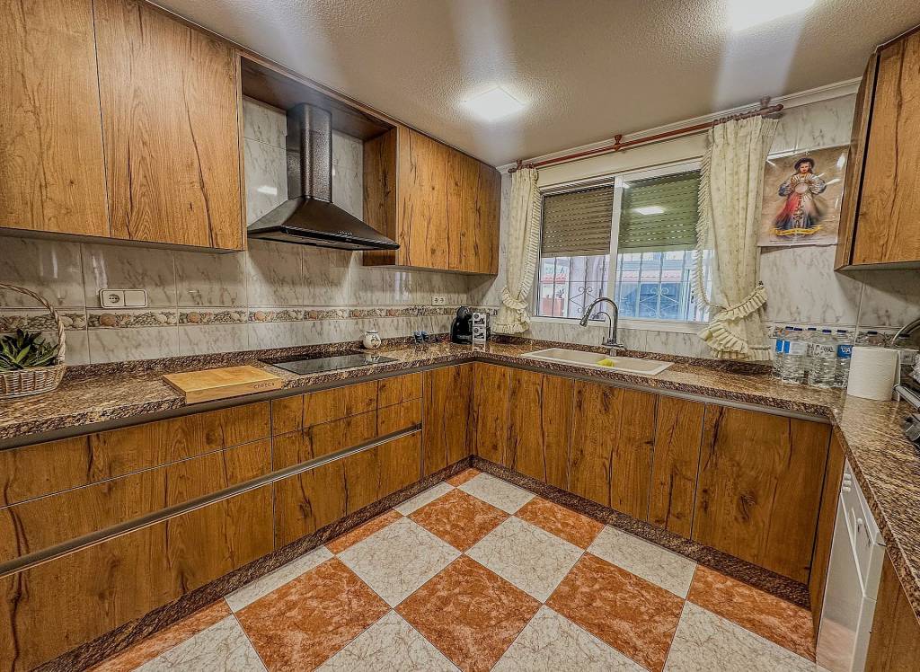 Resale - Villa - Sax