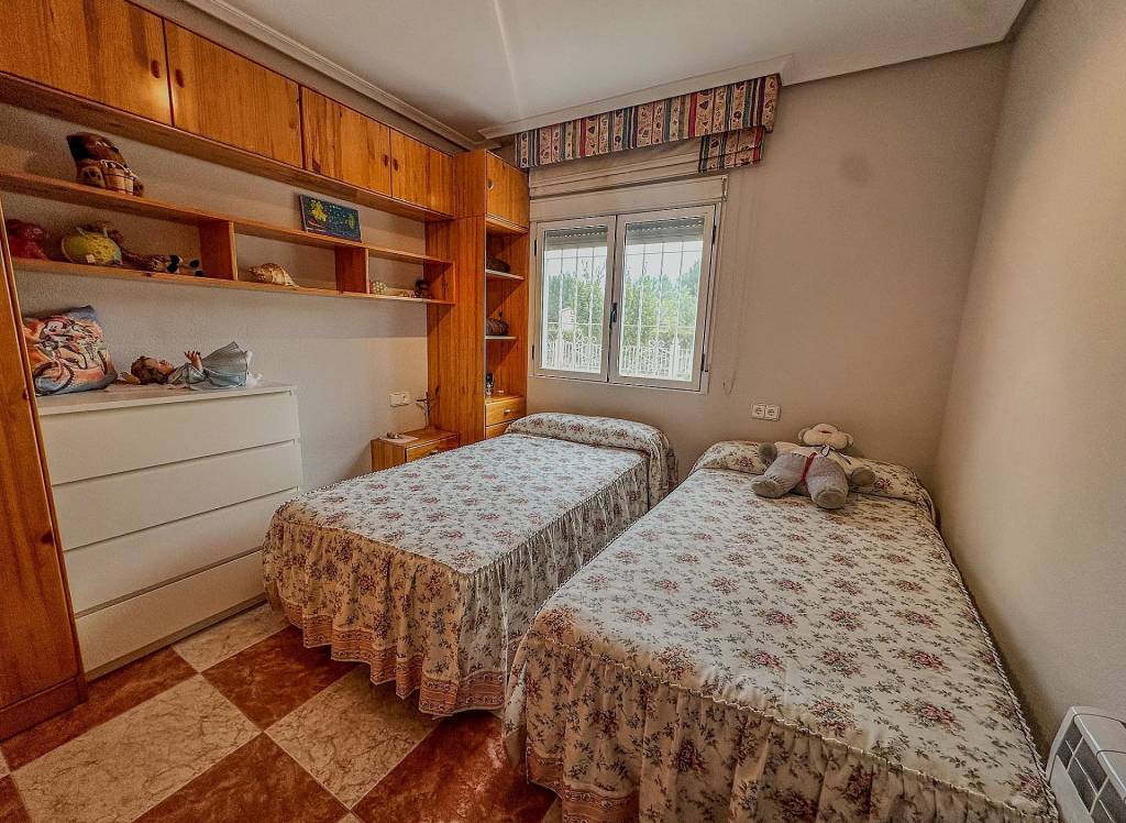 Resale - Villa - Sax