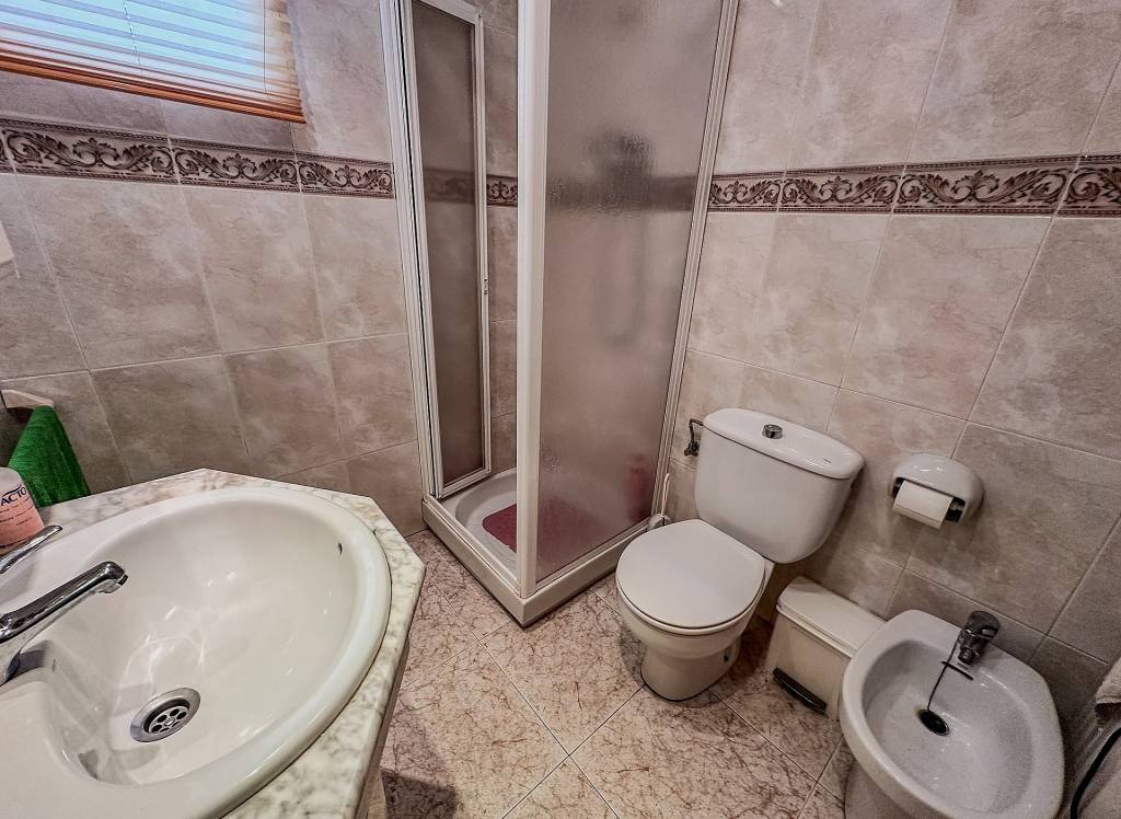 Resale - Villa - Sax