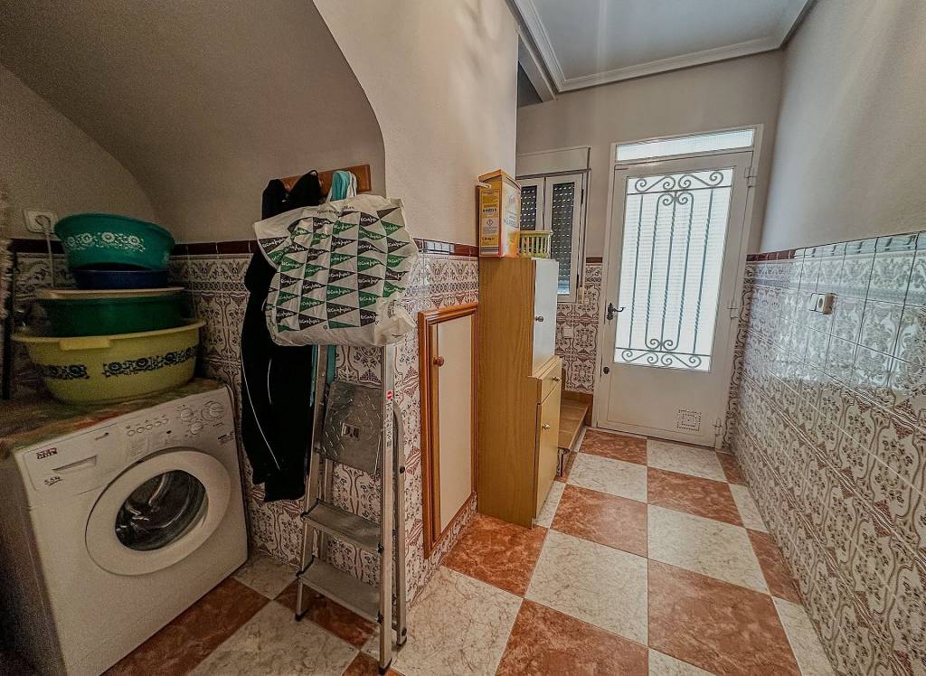 Resale - Villa - Sax