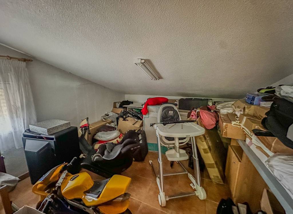 Resale - Villa - Sax