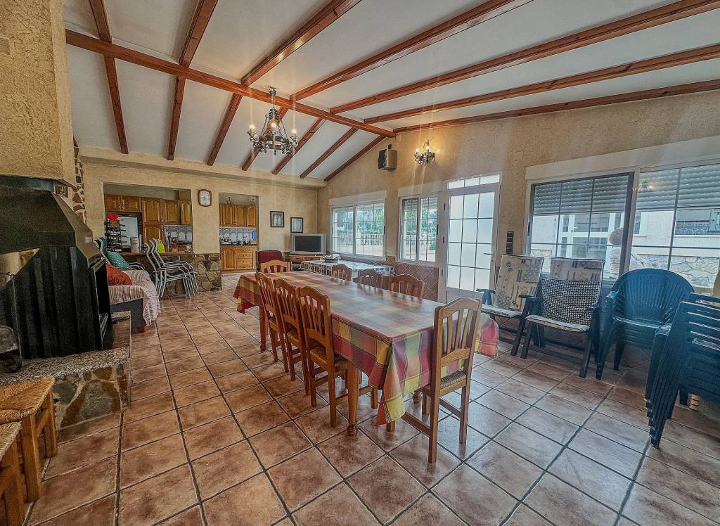 Resale - Villa - Sax