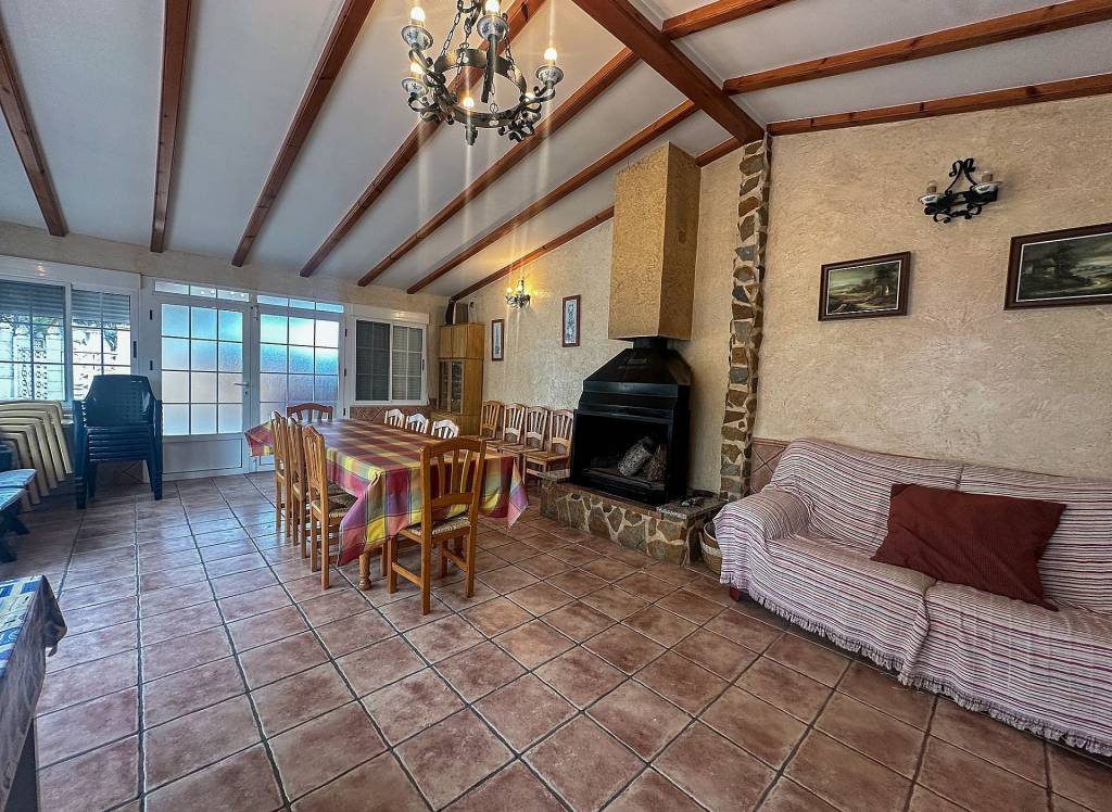 Resale - Villa - Sax