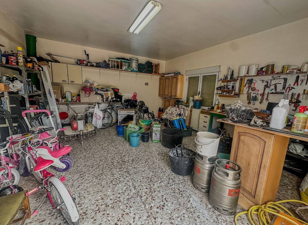 Resale - Villa - Sax