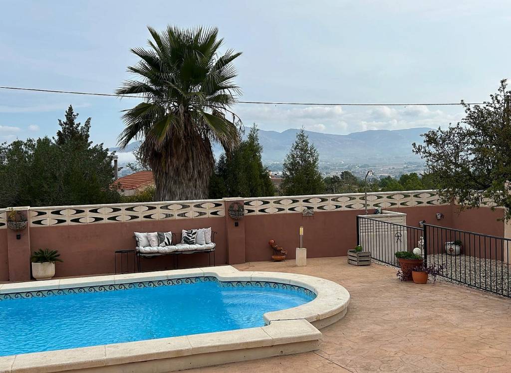 Resale - Villa - Sax