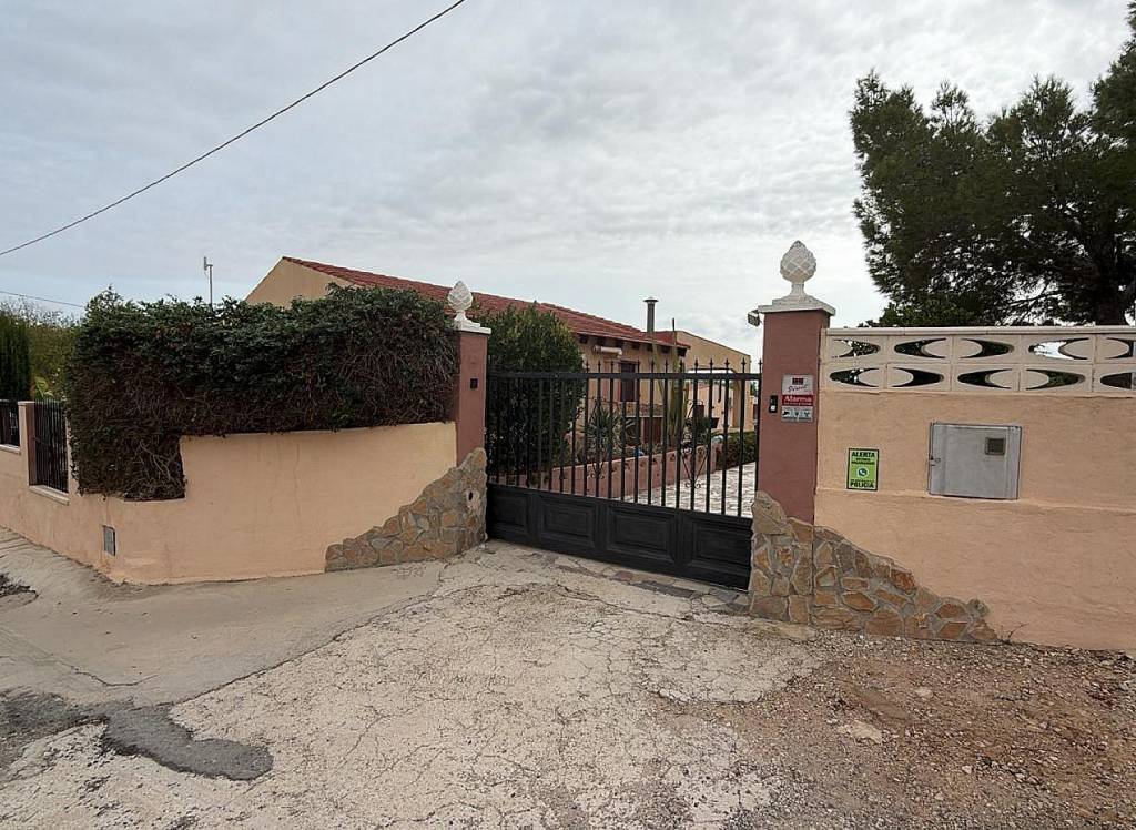 Resale - Villa - Sax