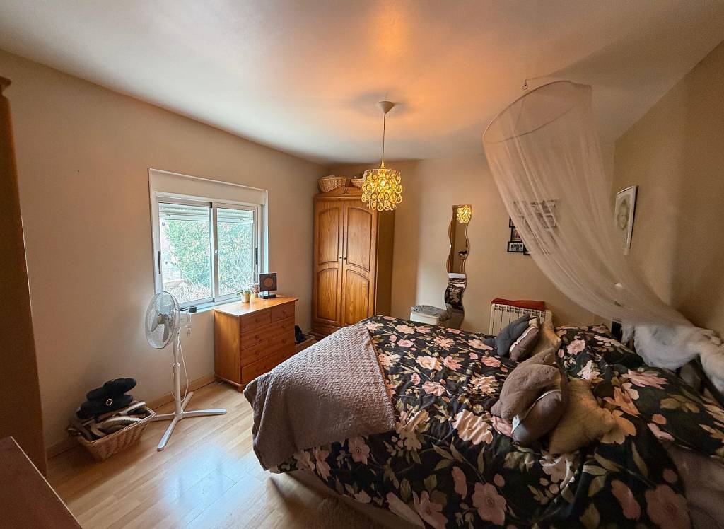 Resale - Villa - Sax