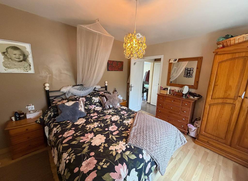 Resale - Villa - Sax