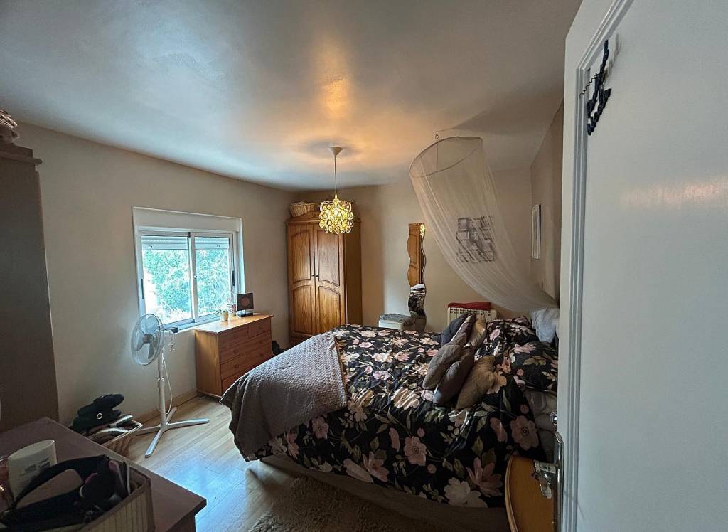 Resale - Villa - Sax