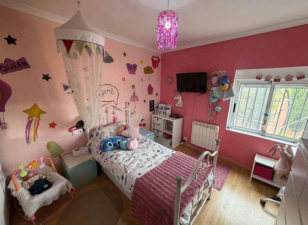 Resale - Villa - Sax