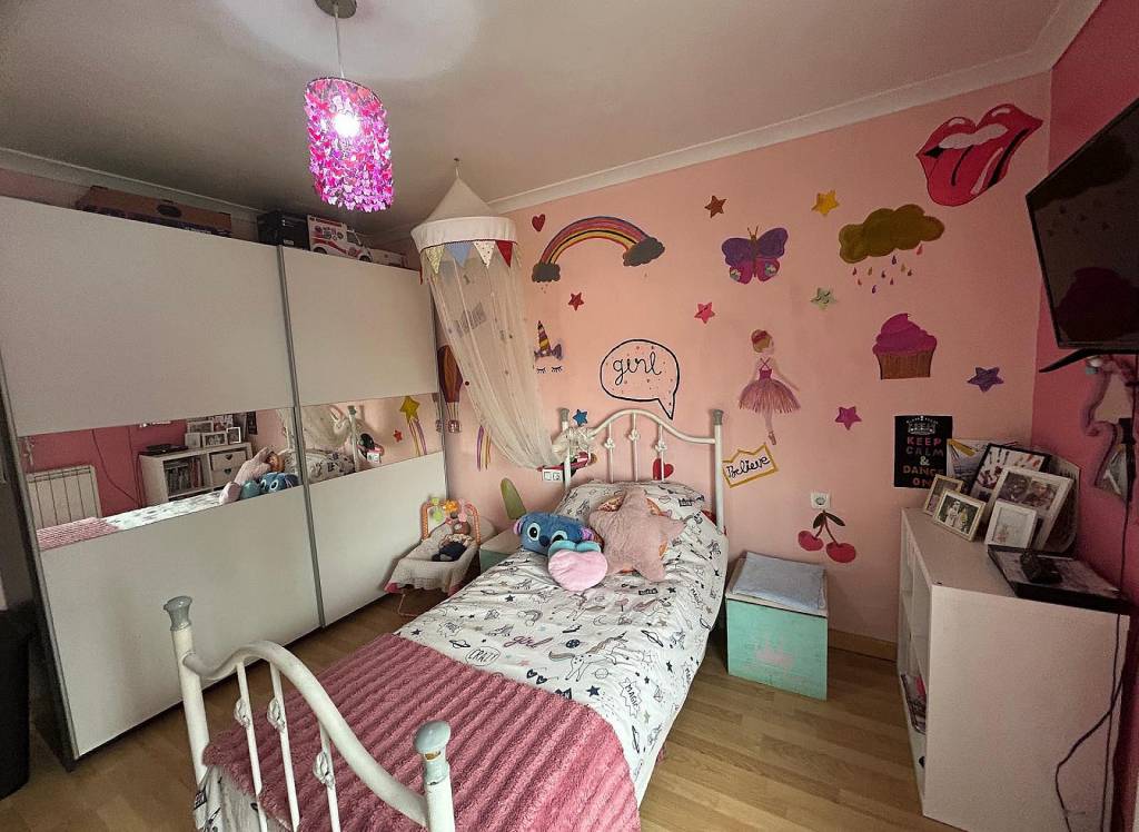 Resale - Villa - Sax