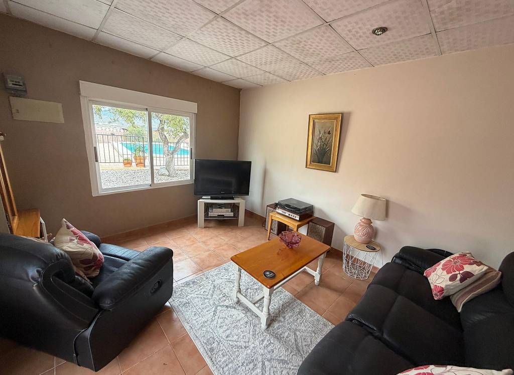 Resale - Villa - Sax