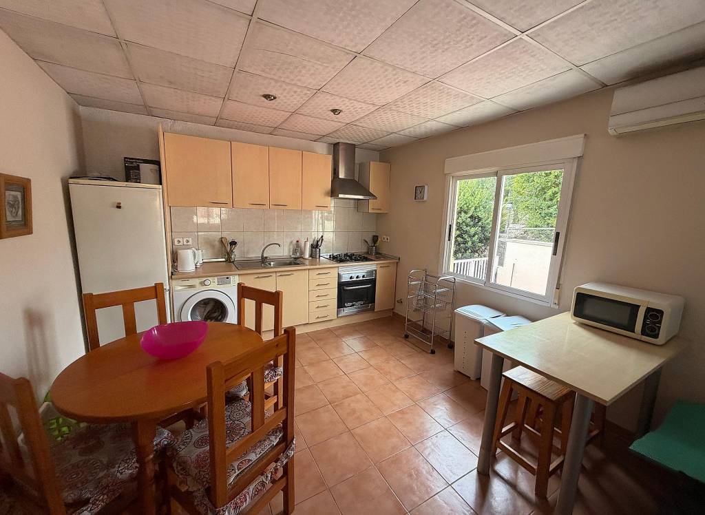 Resale - Villa - Sax