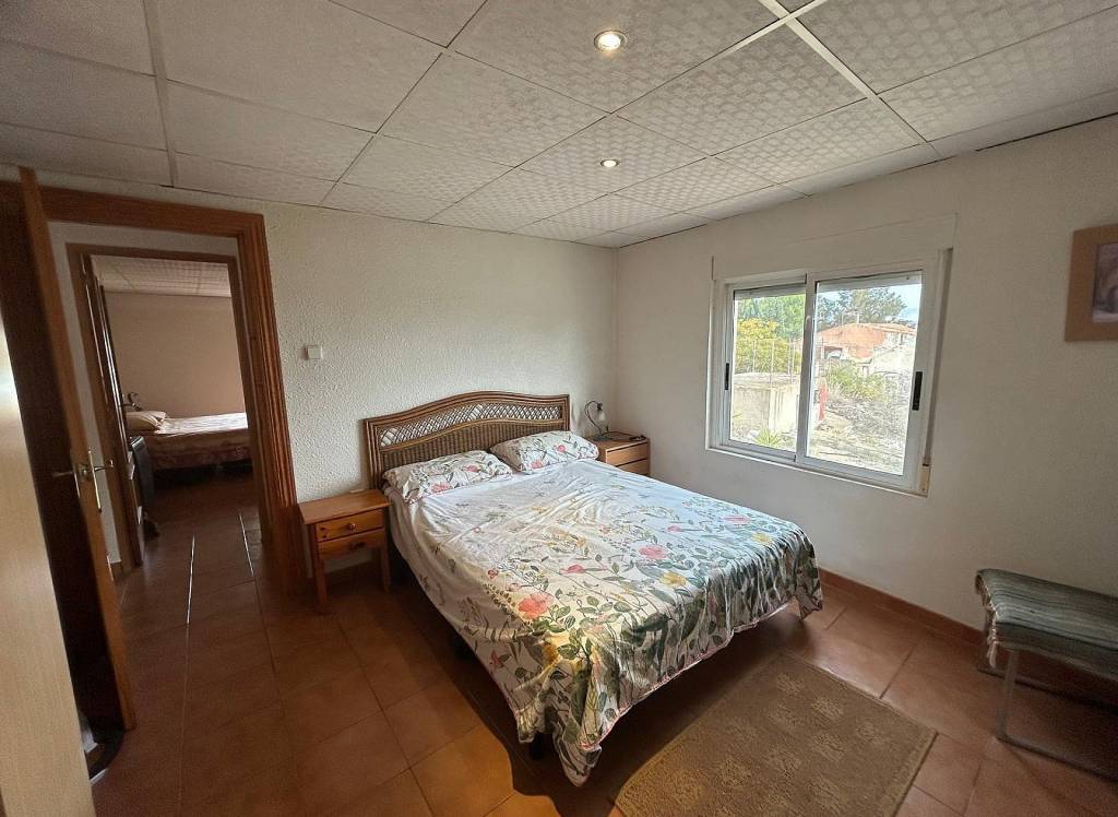 Resale - Villa - Sax