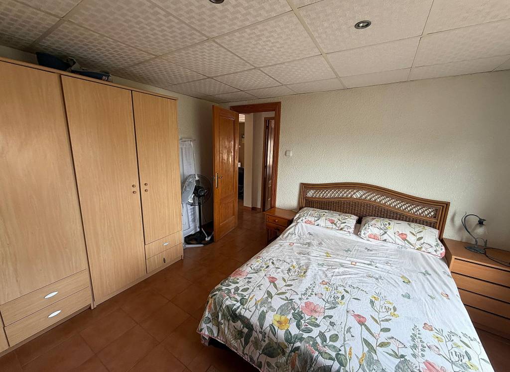 Resale - Villa - Sax