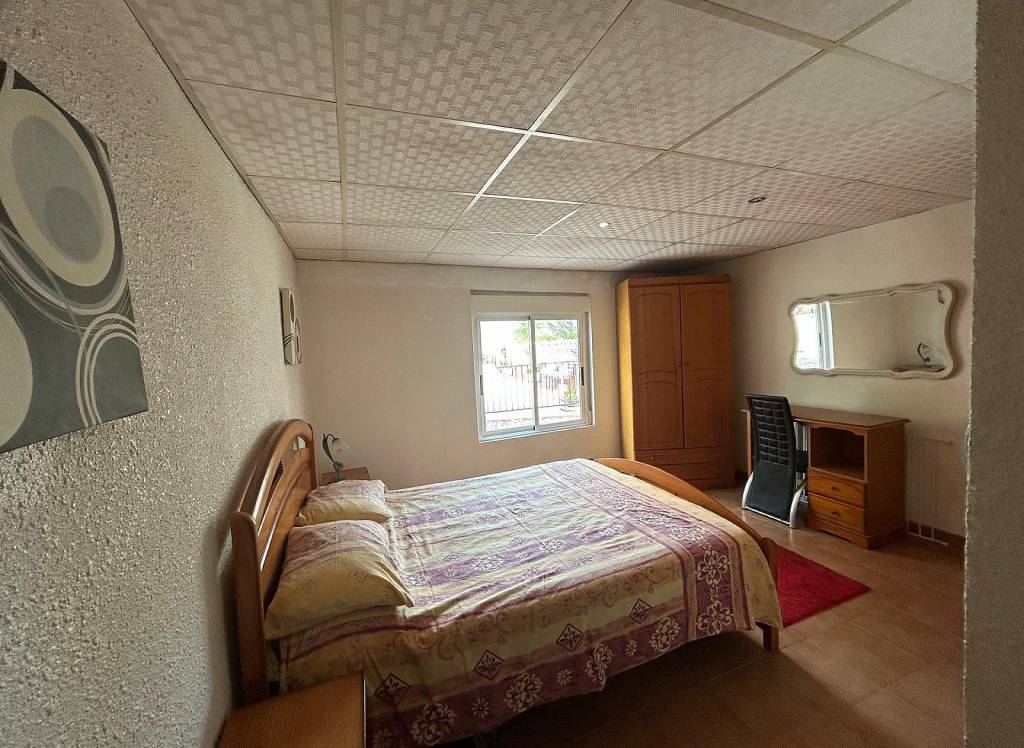 Resale - Villa - Sax