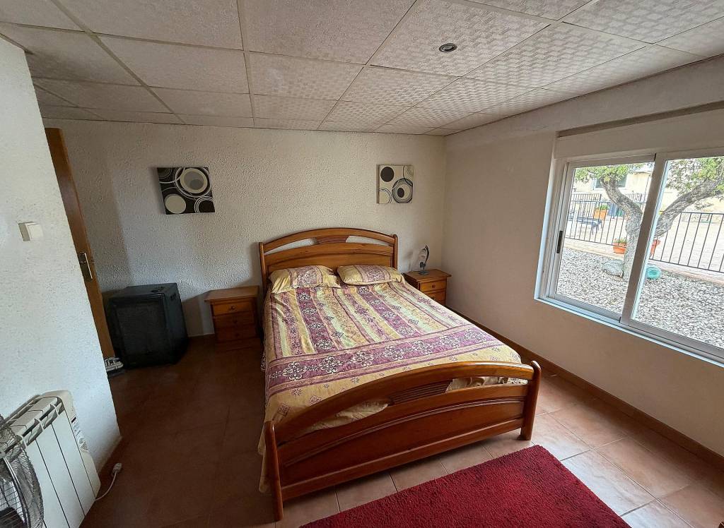 Resale - Villa - Sax