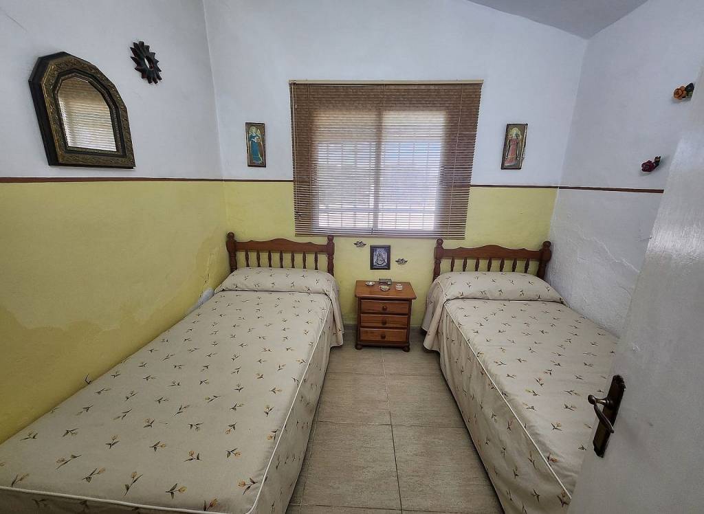 Resale - Villa - Villena