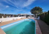 Resale - Villa - Villena