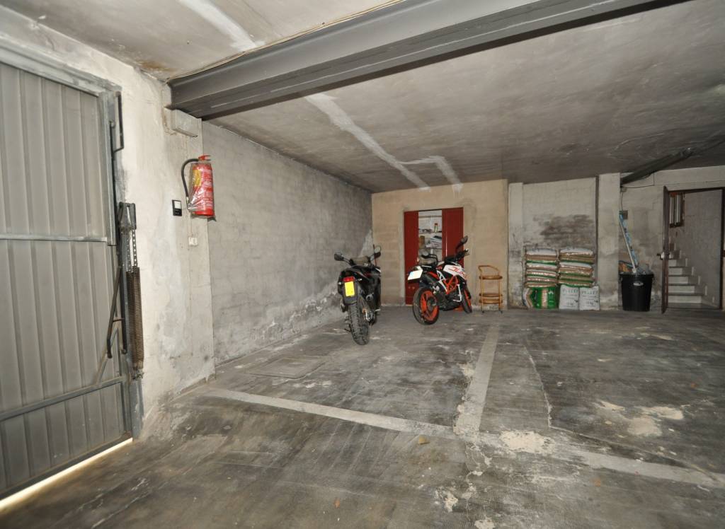 Venta - Garage - Pinoso - Urban location