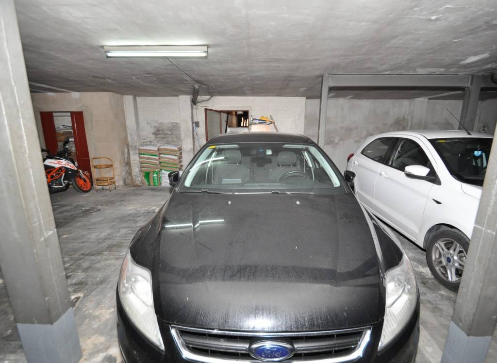 Venta - Garage - Pinoso - Urban location