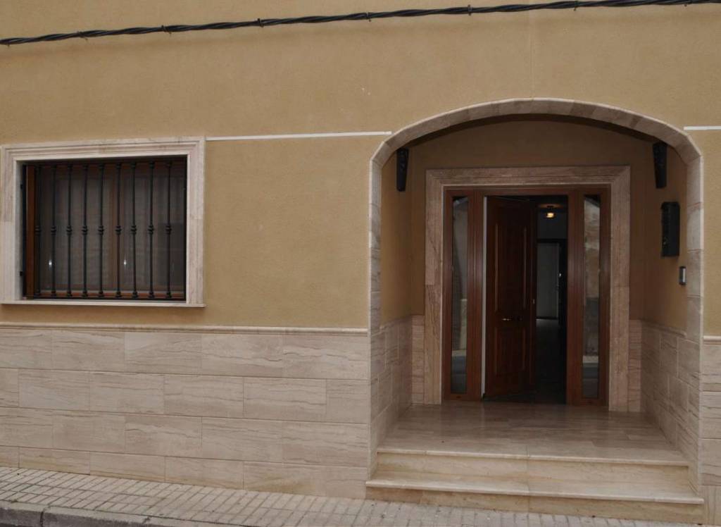 Venta - Town House - Pinoso - Urban location