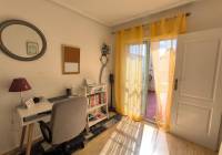 Venta - Villa - El Raso - Urban location