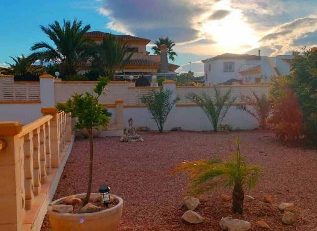 Venta - Villa - Hondón de las Nieves