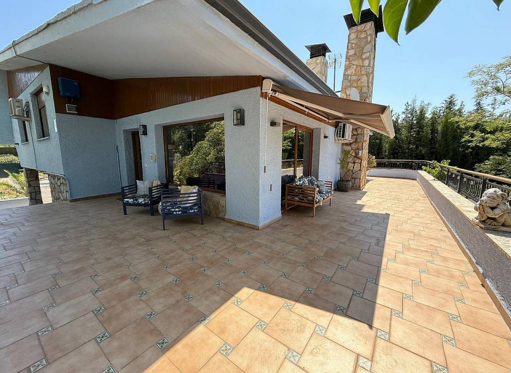 Venta - Villa - Petrer