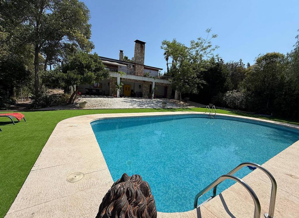 Venta - Villa - Petrer