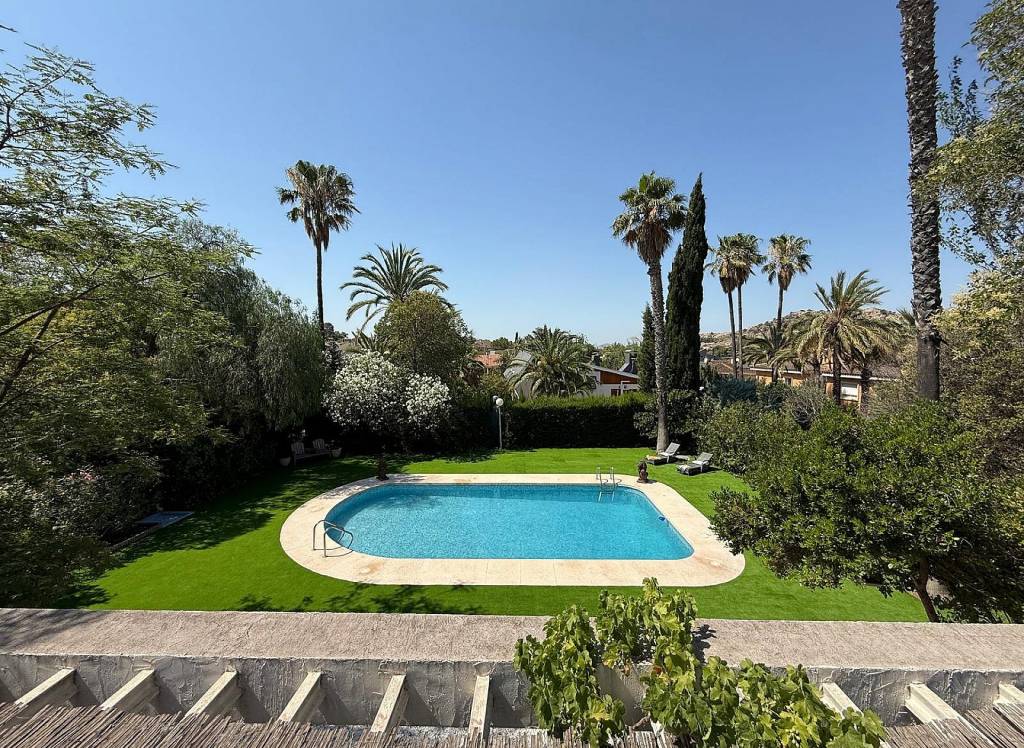 Venta - Villa - Petrer