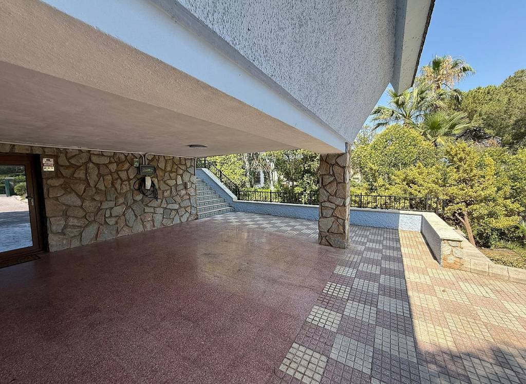 Venta - Villa - Petrer