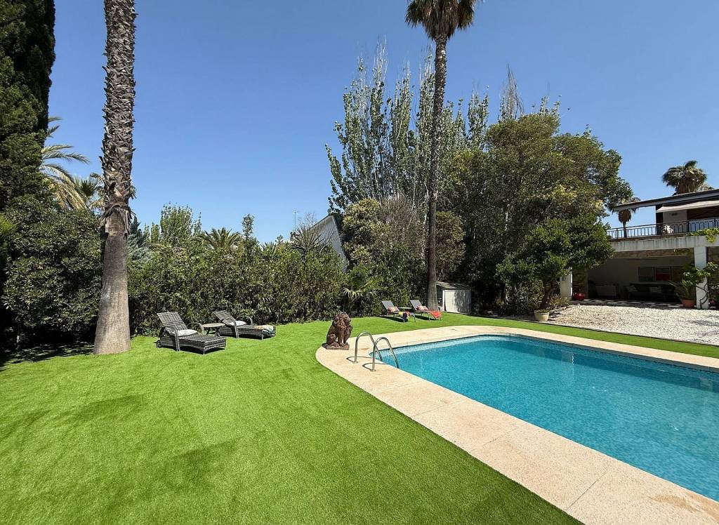 Venta - Villa - Petrer