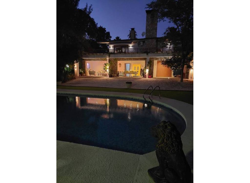 Venta - Villa - Petrer