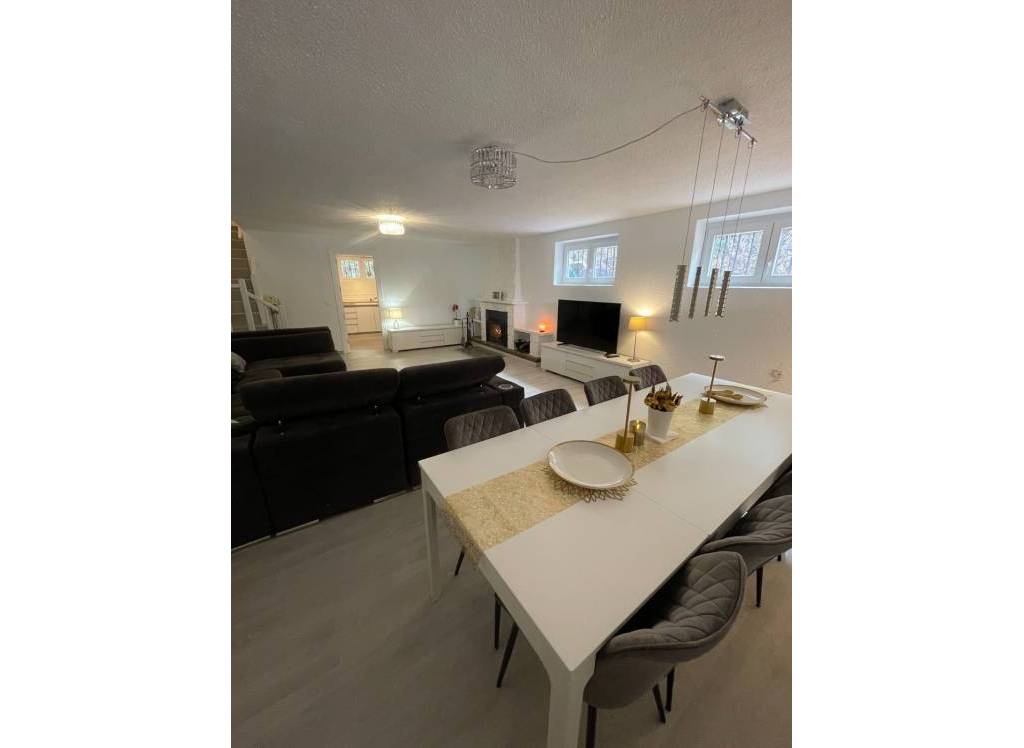 Venta - Villa - Petrer