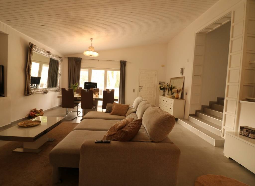 Venta - Villa - Petrer