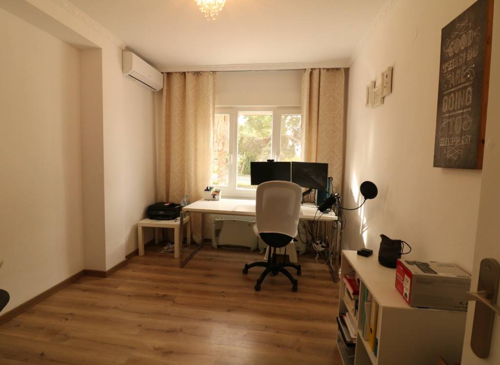 Venta - Villa - Petrer